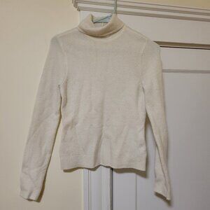 Like New- Abercrombie & Fitch XS Cream Turtleneck Sweater